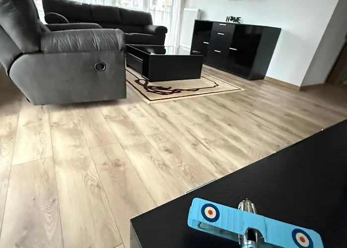 Flightdeck Apartment *