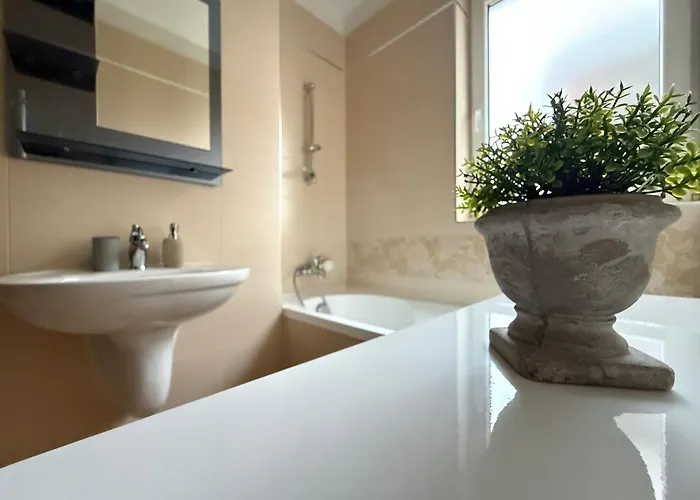 Flightdeck Apartment *